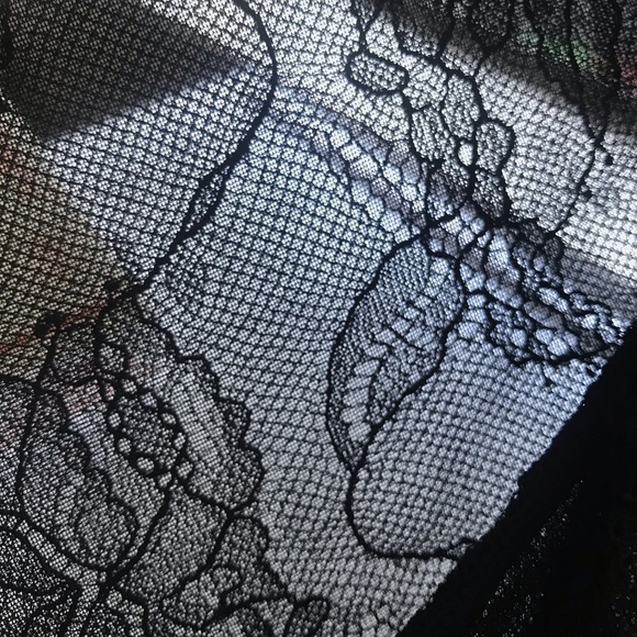 π₯ Sweetheart Neck Lace Blouse - Picture 5 of 12